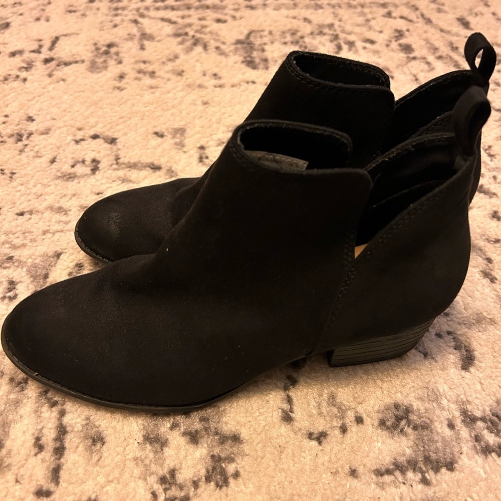 Black American Eagle short boots size 7.5 booties